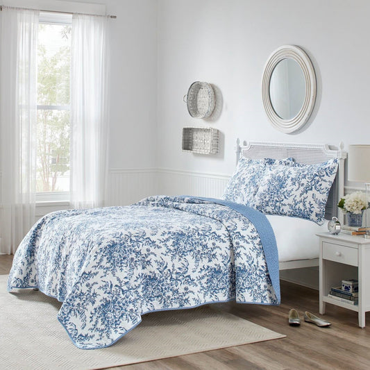 Full/Queen 3 Piece Bed In A Bag Reversible Blue White Floral Cotton Quilt Set-0