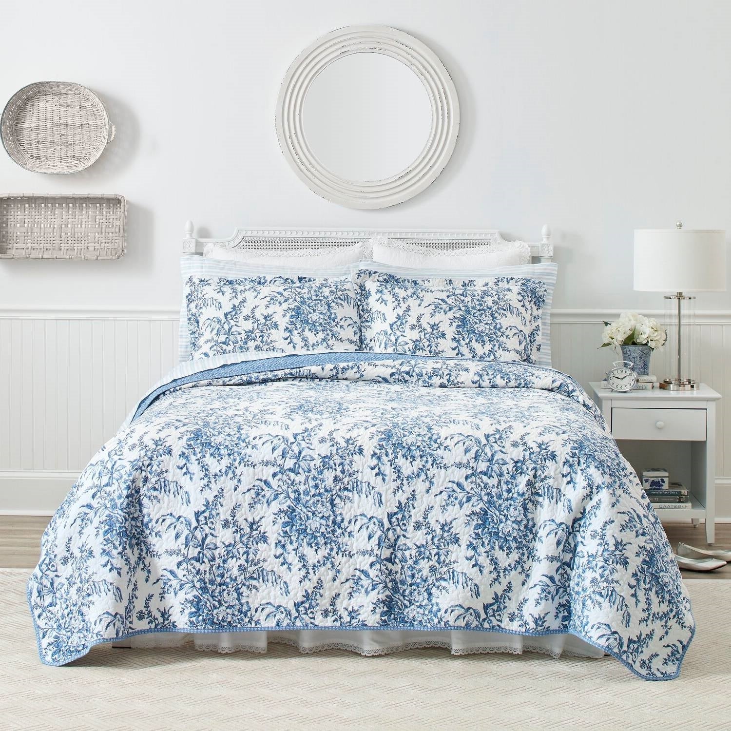 Full/Queen 3 Piece Bed In A Bag Reversible Blue White Floral Cotton Quilt Set-2