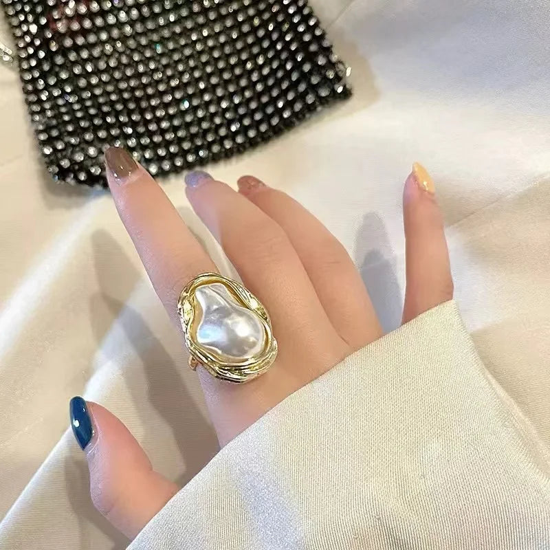 A New, Fashionable And Exaggerated Baroque imitation Pearl Retro Floral 6-piece Open Women's Ring set From Europe And America, S