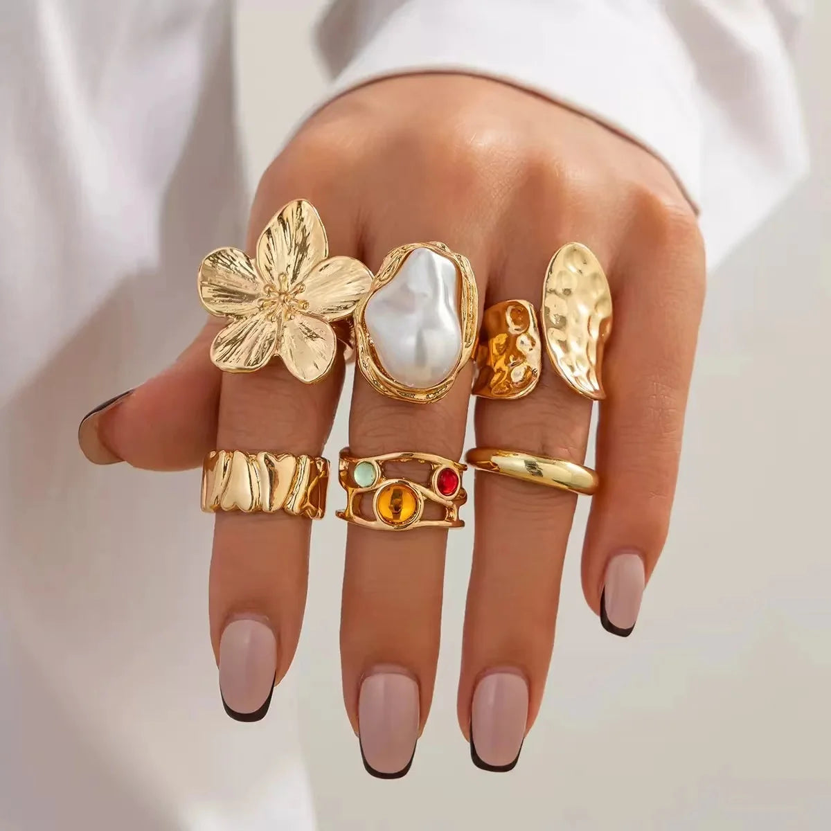 A New, Fashionable And Exaggerated Baroque imitation Pearl Retro Floral 6-piece Open Women's Ring set From Europe And America, S