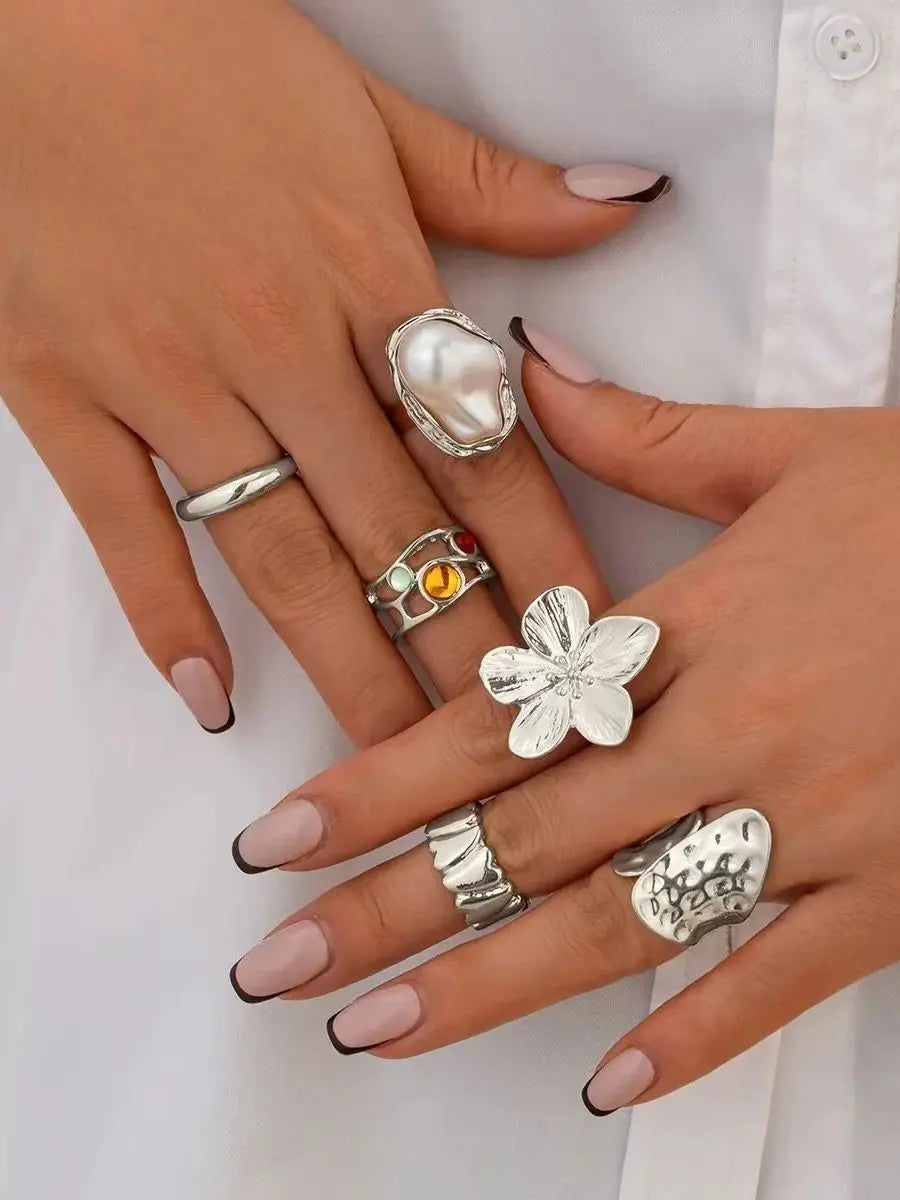 A New, Fashionable And Exaggerated Baroque imitation Pearl Retro Floral 6-piece Open Women's Ring set From Europe And America, S