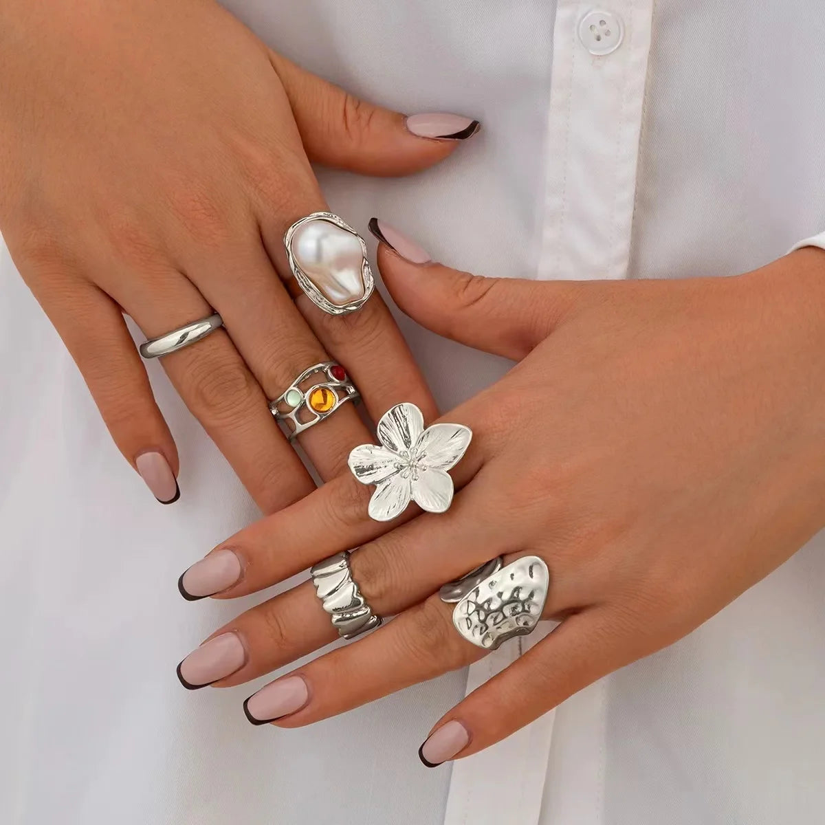 A New, Fashionable And Exaggerated Baroque imitation Pearl Retro Floral 6-piece Open Women's Ring set From Europe And America, S